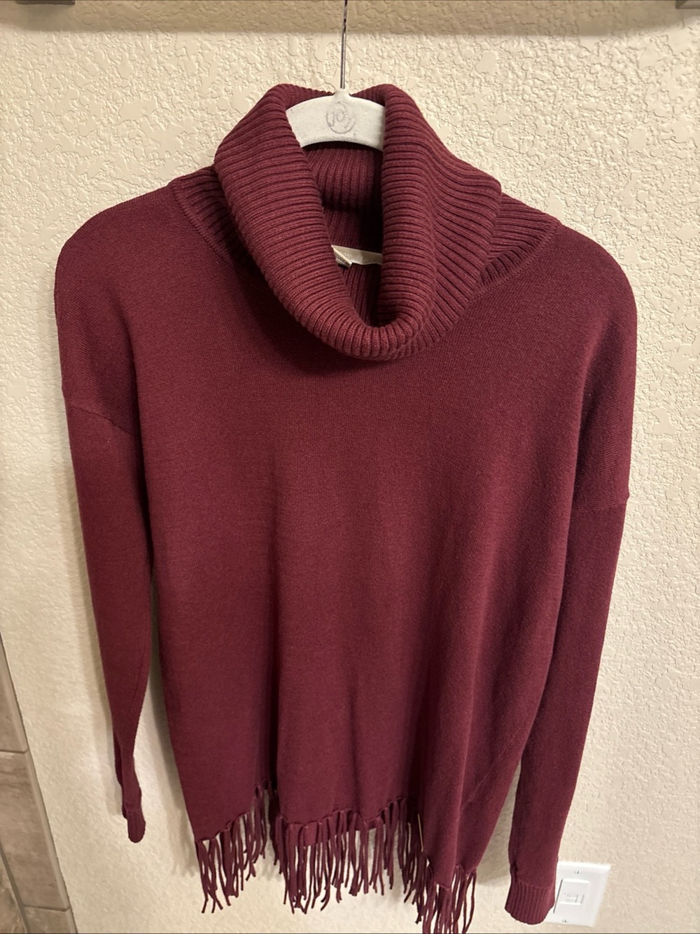 Michael Kors Women’s Burgundy Knit Turtleneck Sweater Size Small Fringe